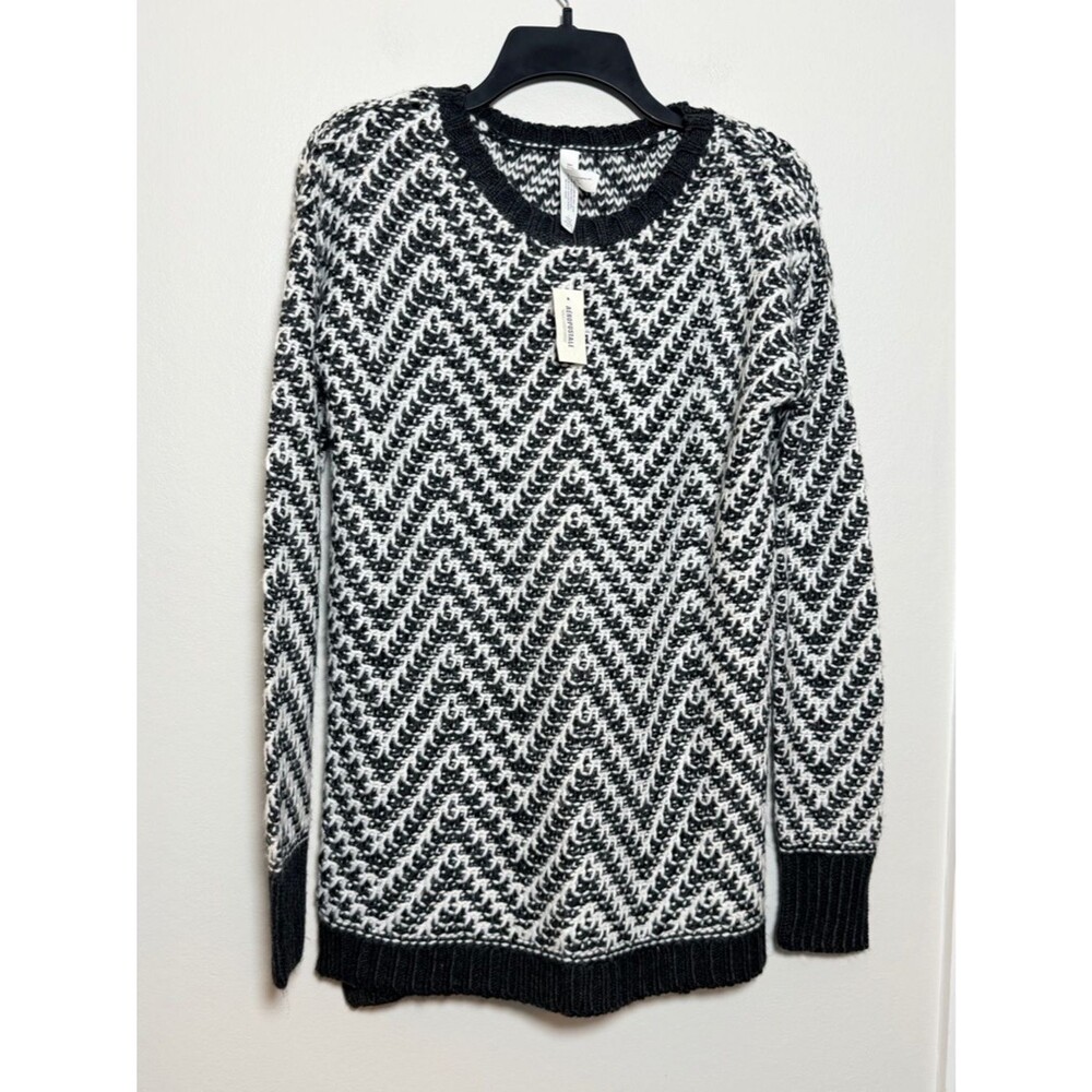 Aeropostale Black White Textured Knit Sweater Womens Medium Chunky Crewneck NWT